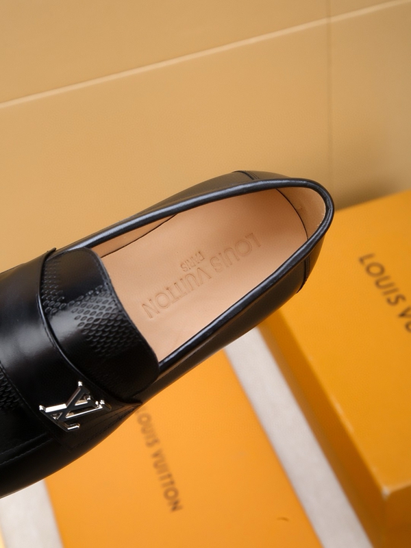 ルイヴィトン靴着用イメージ